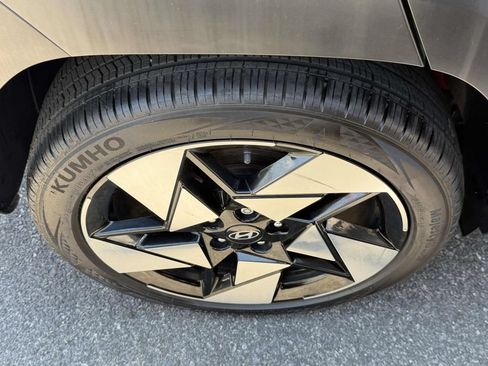 Certified 2024 Hyundai Kona Limited FWD image 8