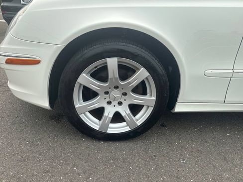 Used 2007 Mercedes-Benz E 350 4MATIC Sedan image 25