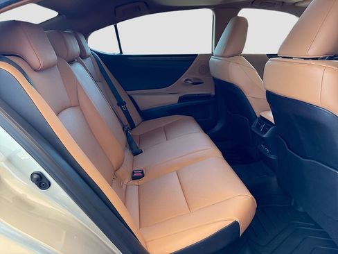 Used 2024 Lexus ES 300h w/ Premium Package FWD image 22