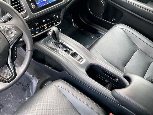 Used 2019 Honda HR-V Touring image 17