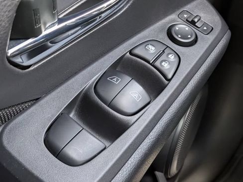 Used 2024 Nissan Kicks SV FWD image 24