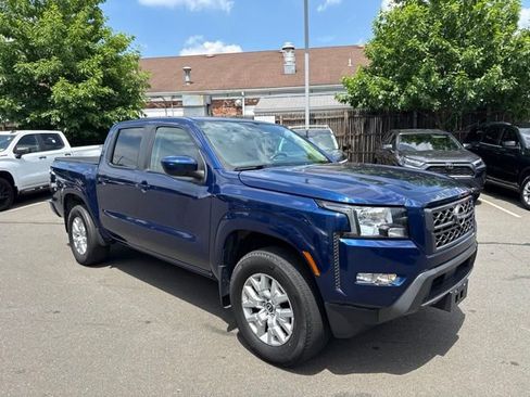 Used 2022 Nissan Frontier SV AWD/4WD image 2