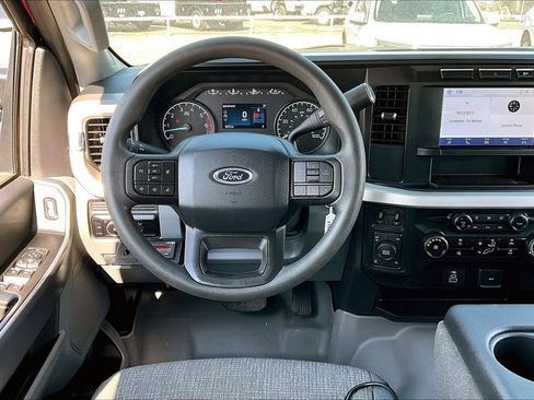 Used 2024 Ford F250 XLT w/ FX4 Off-Road Package image 5