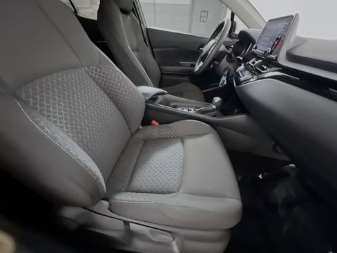 Used 2021 Toyota C-HR LE image 30