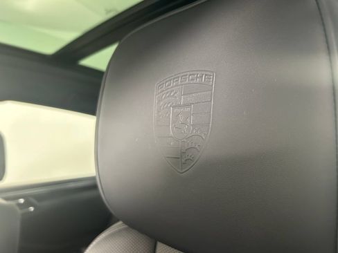 Certified 2025 Porsche Macan S AWD/4WD image 17