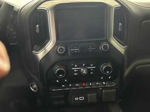 Used 2020 Chevrolet Silverado 1500 LT Trail Boss AWD/4WD image 18