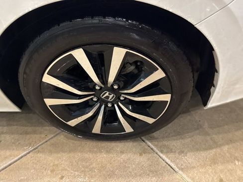 Used 2023 Honda Civic EX-L image 11