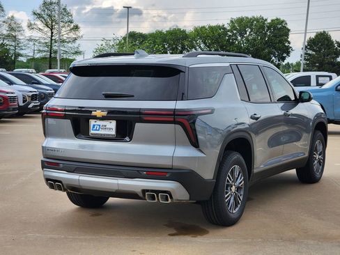 New 2026 Chevrolet Traverse LT w/ LPO, Floor Liner Package FWD image 3