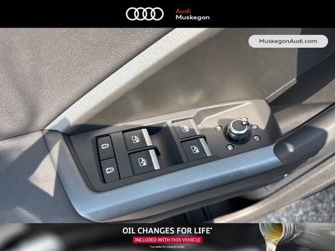 New 2025 Audi Q3 2.0T Premium image 10