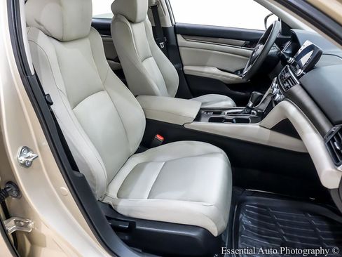 Used 2018 Honda Accord LX image 30