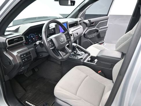 Used 2025 Toyota Tacoma SR5 image 4