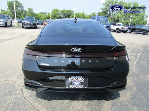 Used 2023 Hyundai Elantra SEL w/ Convenience Package FWD image 8