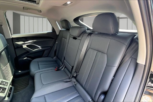 Used 2025 Audi Q5 Premium w/ Convenience Package AWD/4WD image 22