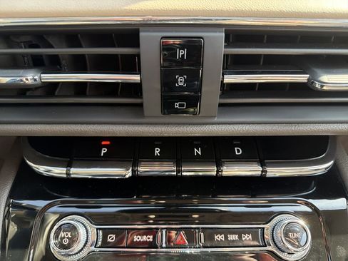 Used 2021 Lincoln Corsair AWD w/ Premium Package image 26