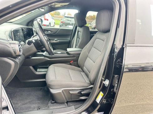 Used 2025 Chevrolet Equinox LT image 36