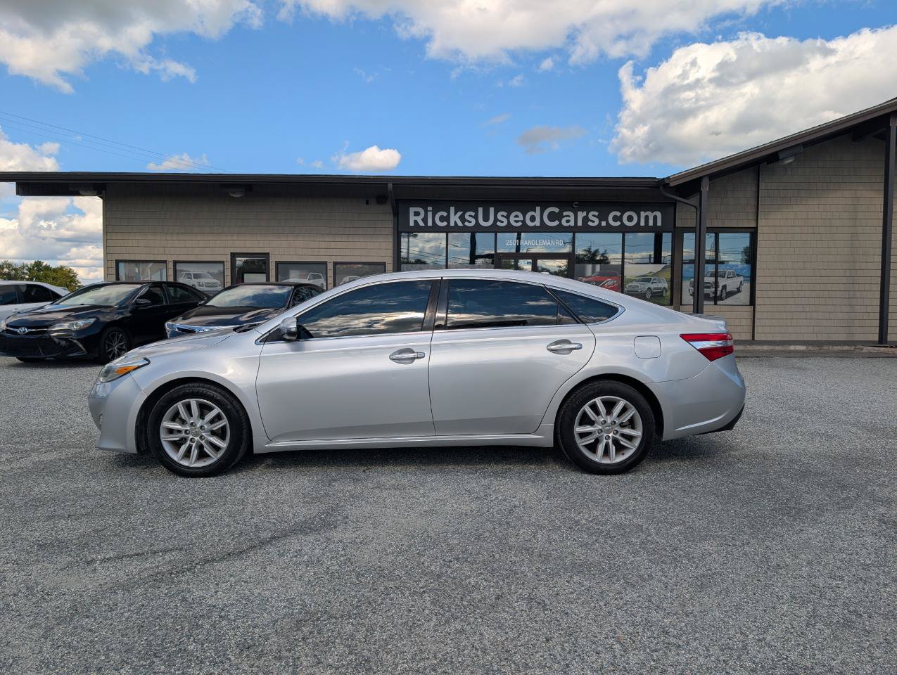 Used 2014 Toyota Avalon XLE Premium FWD image 11