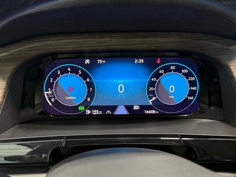 Used 2024 Volkswagen Atlas SEL Premium R-Line image 21