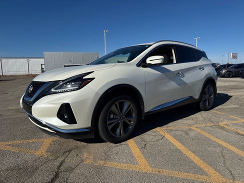 Used 2023 Nissan Murano Platinum w/ Cargo Package image 2
