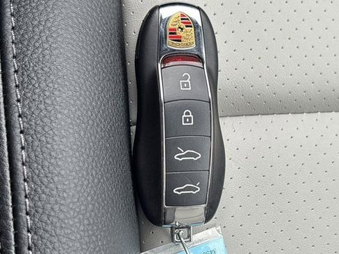 Used 2024 Porsche 718 Cayman RWD image 39