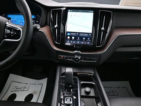 Used 2023 Volvo XC60 B5 Plus w/ Climate Package AWD/4WD image 17