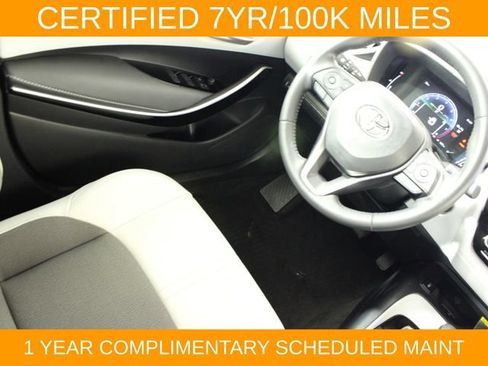 Used 2025 Toyota Corolla XSE FWD image 17