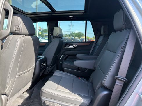 Used 2025 GMC Yukon Denali w/ Sun & Power Step Package image 14