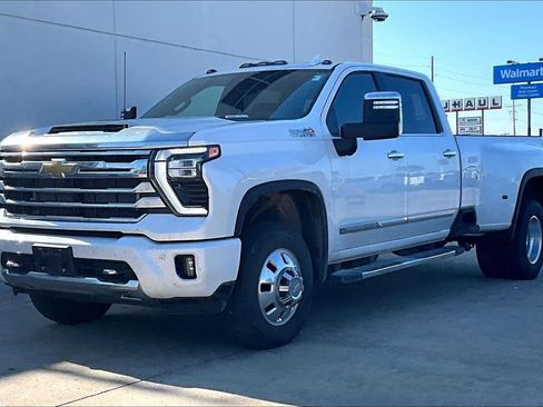 Used 2024 Chevrolet Silverado 3500 High Country w/ High Country Premium Package AWD/4WD image 7