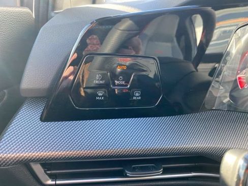 New 2026 Volkswagen GTI SE FWD image 32