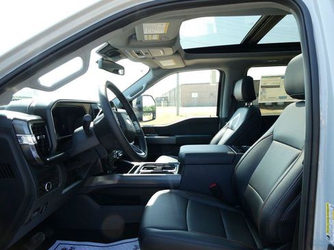 New 2026 Ford F250 Lariat w/ Black Appearance Package AWD/4WD image 17