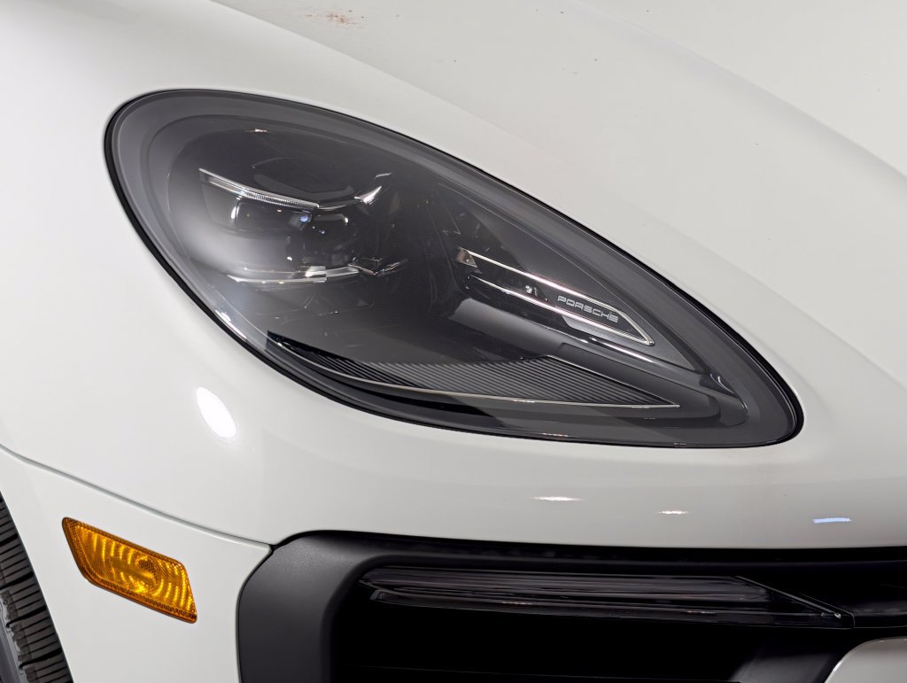 New 2026 Porsche Macan AWD/4WD image 15