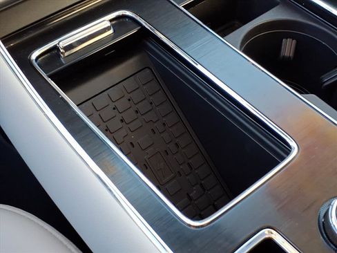 Used 2025 Lincoln Aviator AWD image 23