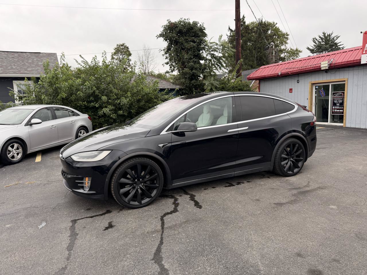 Used 2017 Tesla Model X 75D AWD/4WD image 16
