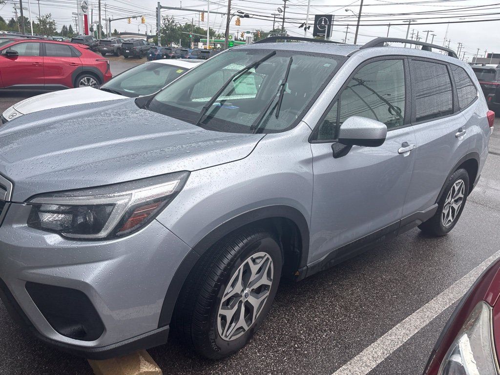 Used 2021 Subaru Forester Premium AWD/4WD image 2