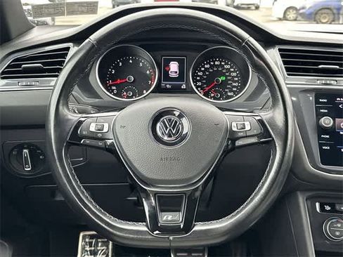 Used 2021 Volkswagen Tiguan SE R-Line image 8