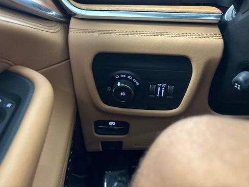 Used 2025 Jeep Grand Cherokee L Summit AWD/4WD image 44