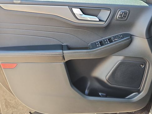Used 2023 Ford Escape Active w/ Tech Pack #2 FWD image 11