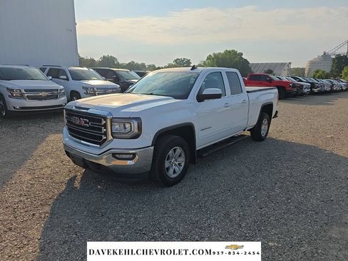 Used 2017 GMC Sierra 1500 SLE w/ SLE Value Package AWD/4WD image 1