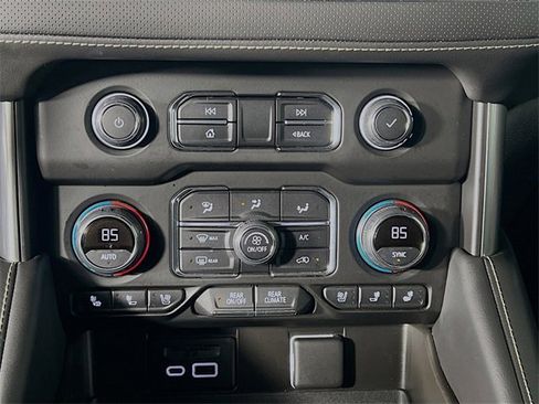 Used 2021 Chevrolet Tahoe Premier w/ Premium Package image 22