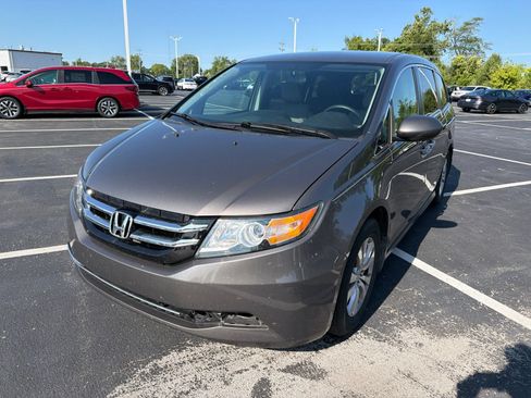 Used 2016 Honda Odyssey SE image 2