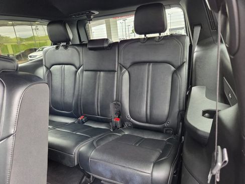 Used 2024 Jeep Wagoneer Series II w/ Flexible Seating Group AWD/4WD image 12