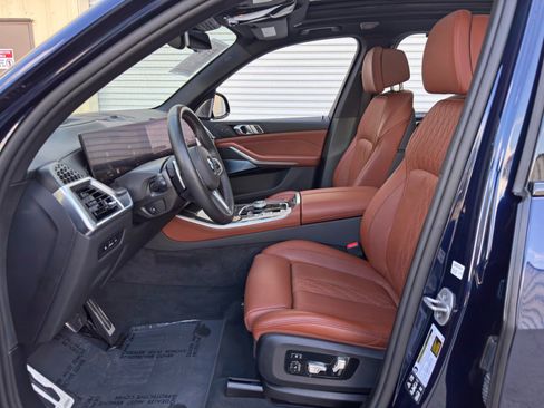 Used 2025 BMW X5 M60i AWD/4WD image 17