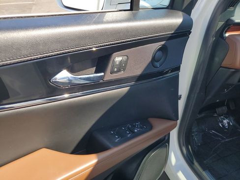 Used 2023 Lincoln Nautilus Reserve w/ Equipment Group 201A image 21