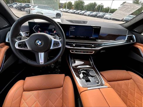 Used 2026 BMW X7 xDrive40i image 3