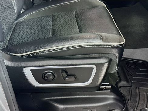 Used 2024 RAM 1500 Laramie image 23