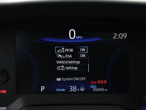 Used 2022 Toyota Corolla Cross XLE w/ Convenience Package image 26