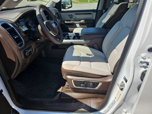 Used 2025 RAM 1500 Laramie AWD/4WD image 22