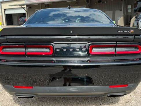 Used 2021 Dodge Challenger R/T Scat Pack RWD image 4