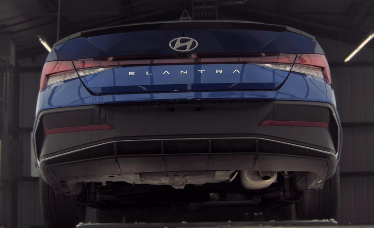 Used 2025 Hyundai Elantra Sport FWD image 8