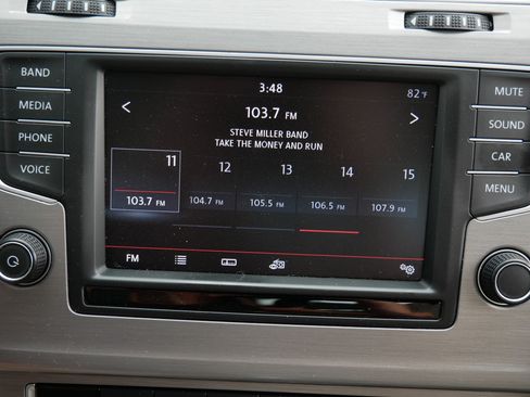 Used 2016 Volkswagen Golf S FWD image 22