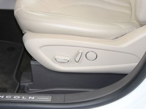 Used 2020 Lincoln Nautilus Reserve w/ Equipment Group 201A image 22